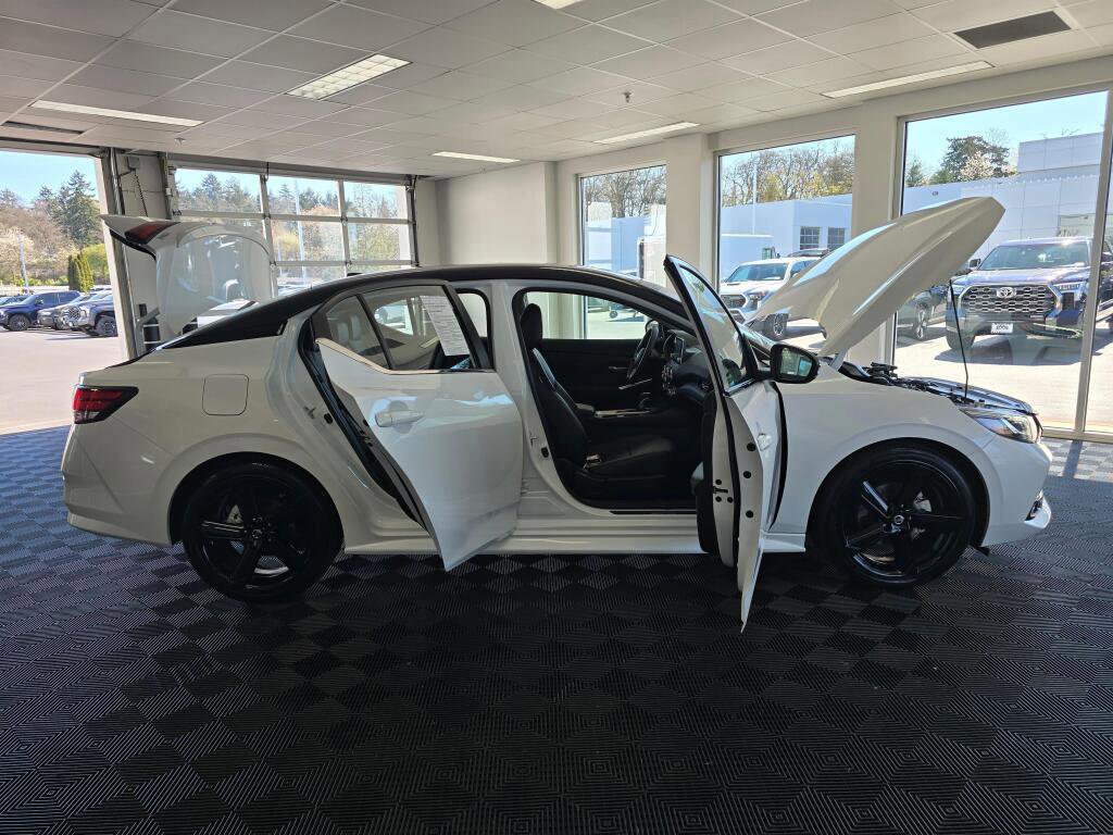 Used 2023 Nissan Sentra SR w/ SR Premium Package image 18