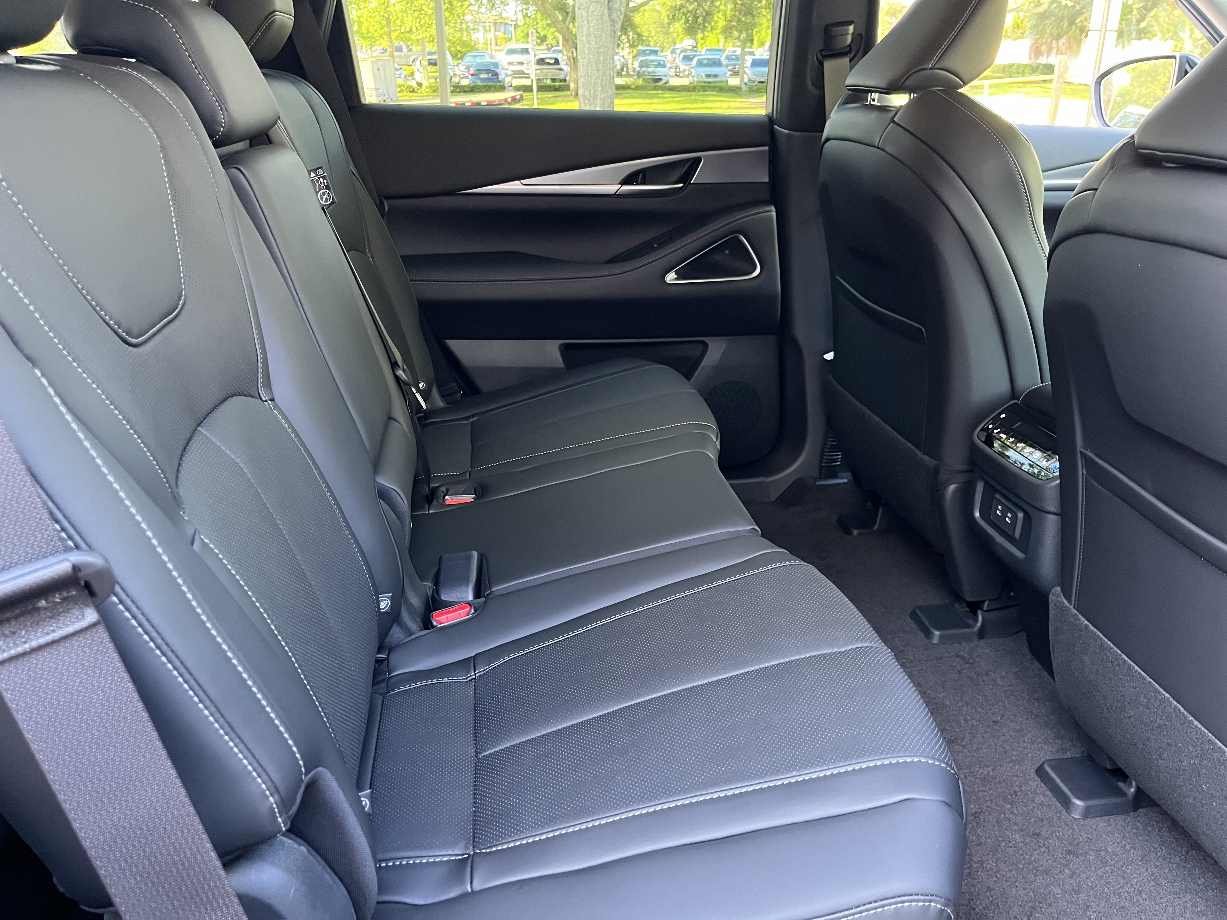 New 2027 INFINITI QX60 Luxe w/ Cargo Package FWD image 21