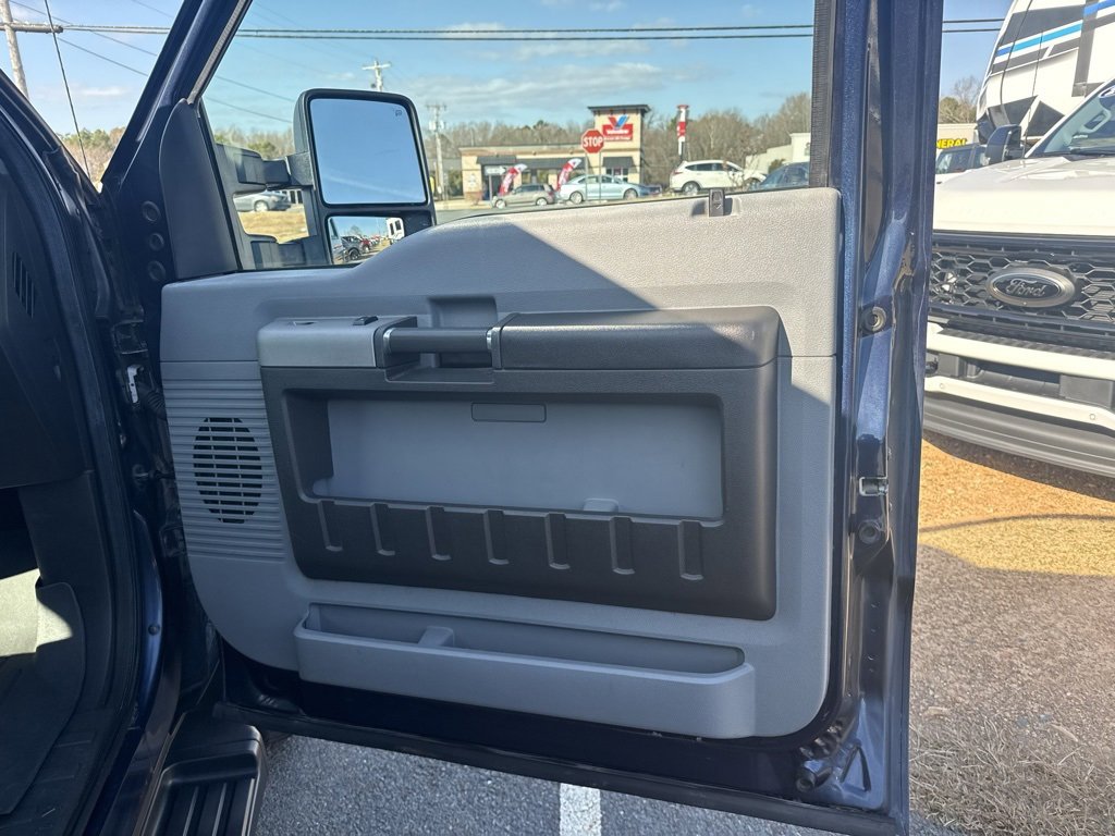 Used 2014 Ford F250 XLT w/ Snow Plow Prep Package image 25