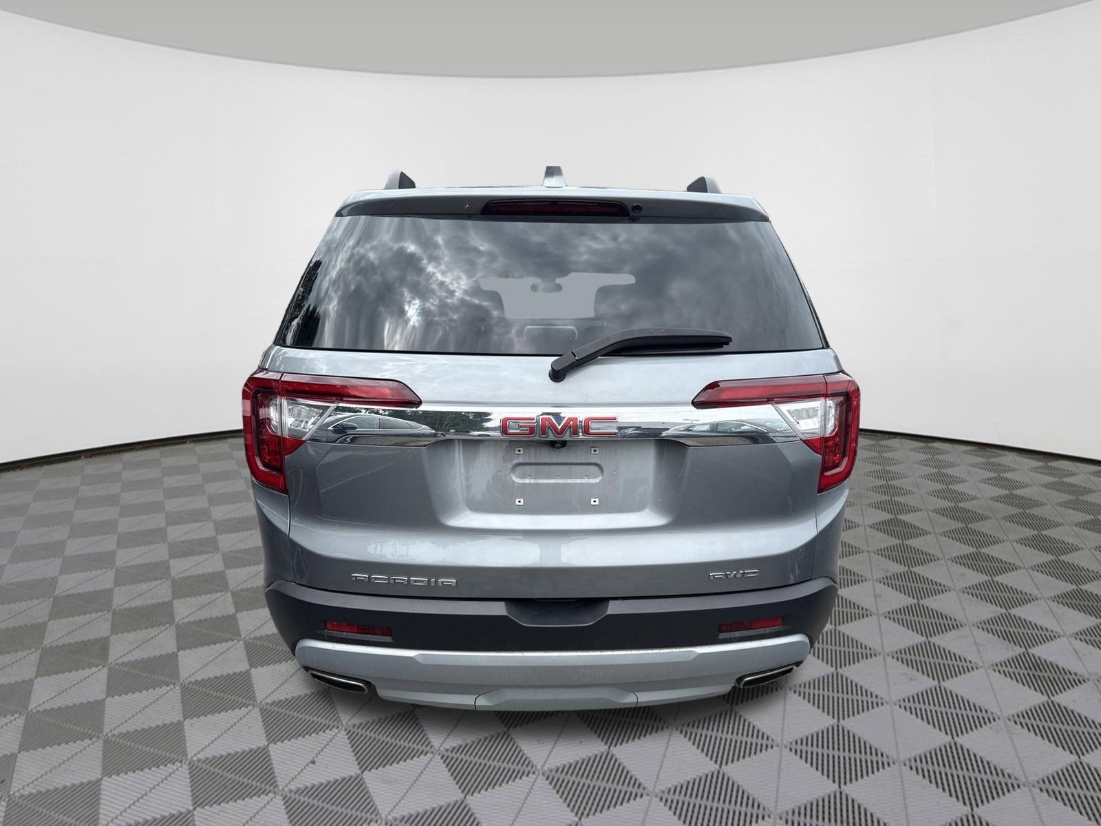Used 2023 GMC Acadia SLT w/ Preferred Package AWD/4WD image 6