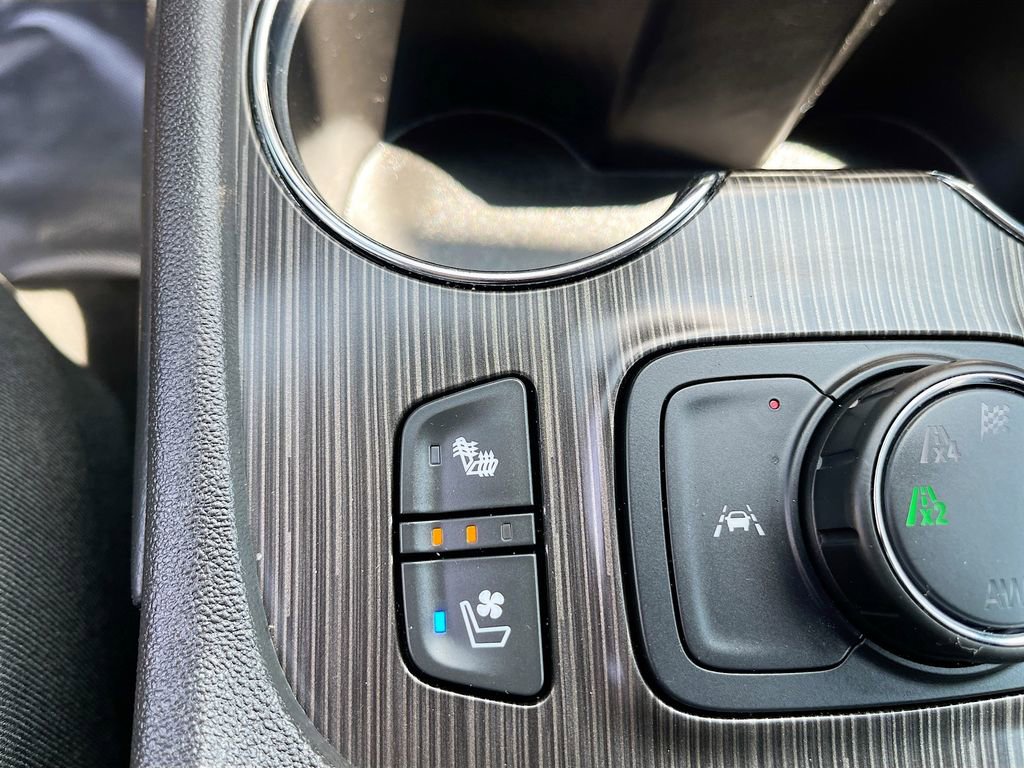 Used 2022 GMC Acadia SLT w/ Preferred Package image 21