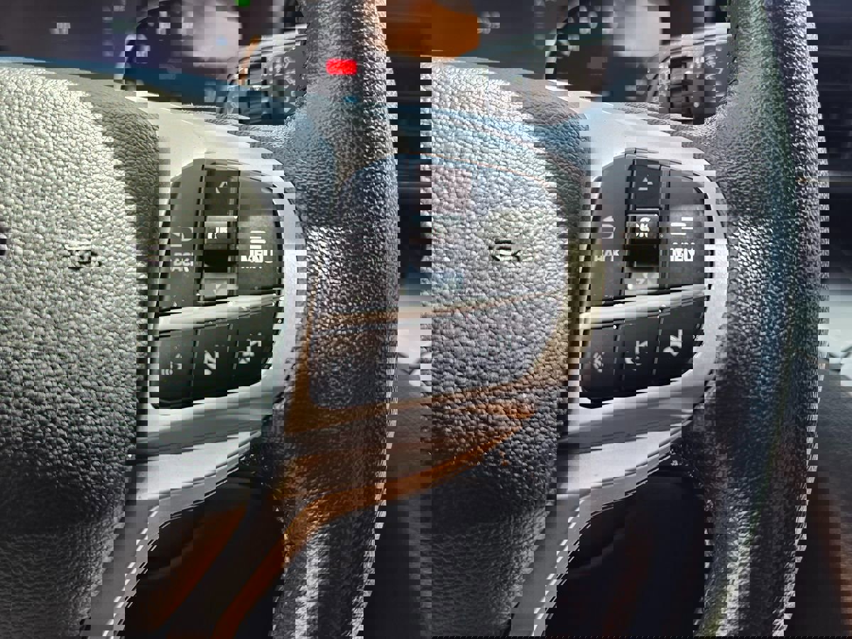 Used 2021 Ford Explorer XLT RWD image 37