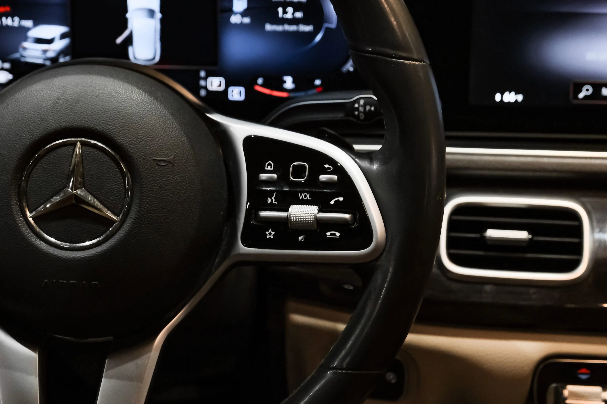 Used 2020 Mercedes-Benz GLE 350 w/ Parking Assist Package image 18