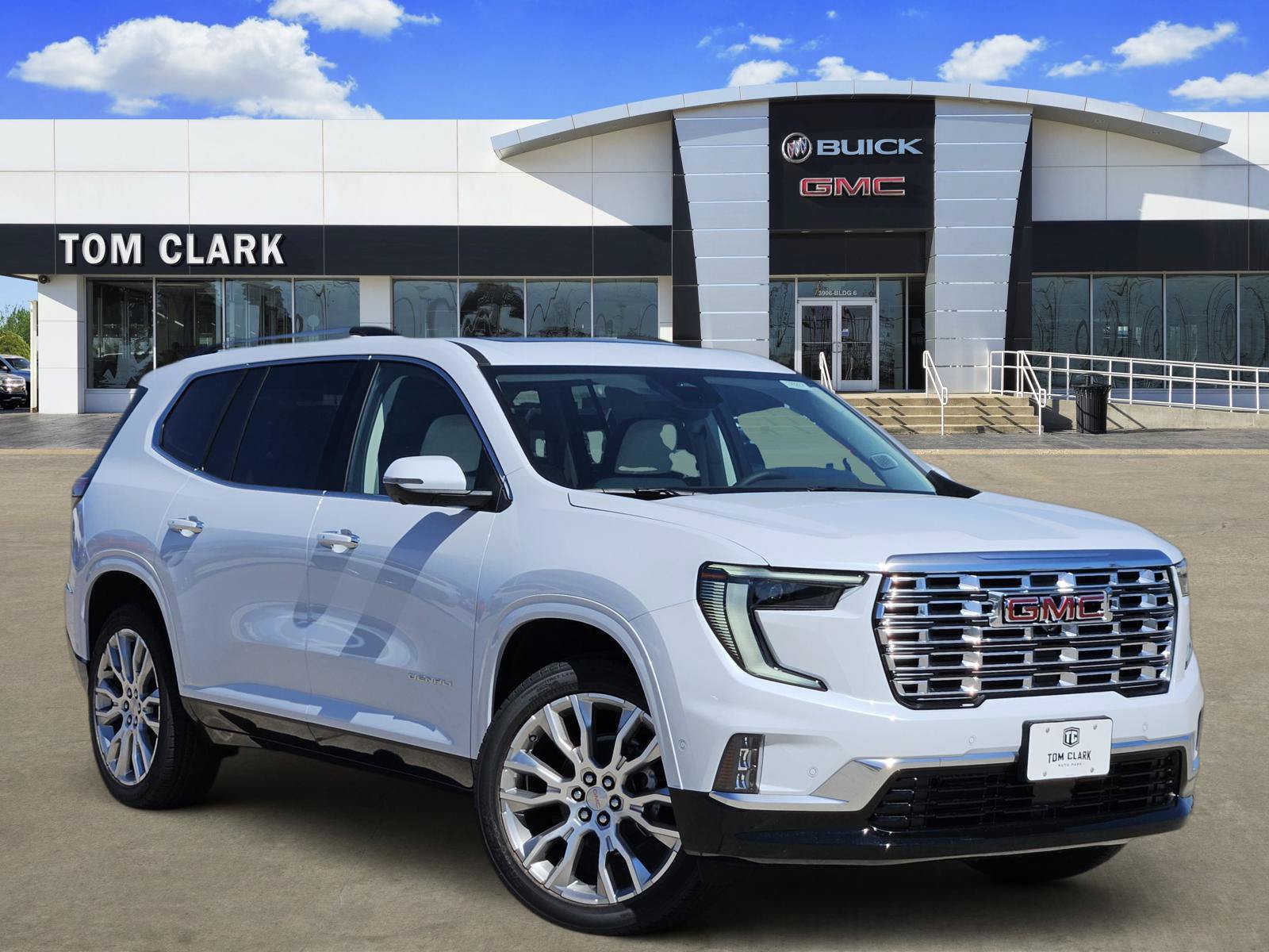 New 2027 GMC Acadia Denali w/ Denali Reserve Package AWD/4WD image 1