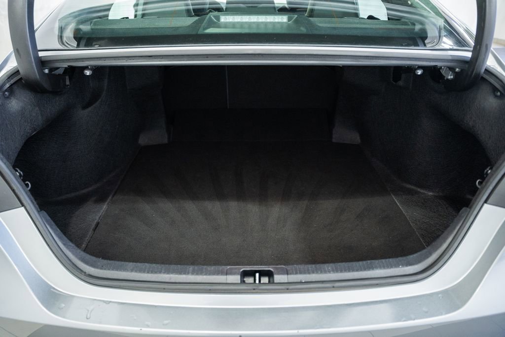 Used 2024 Toyota Camry SE image 8