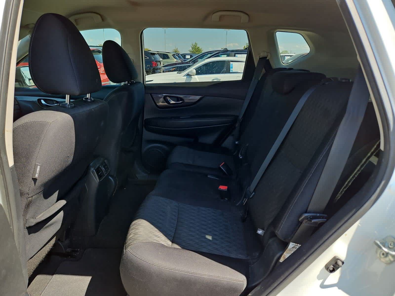 Used 2018 Nissan Rogue SV FWD image 18