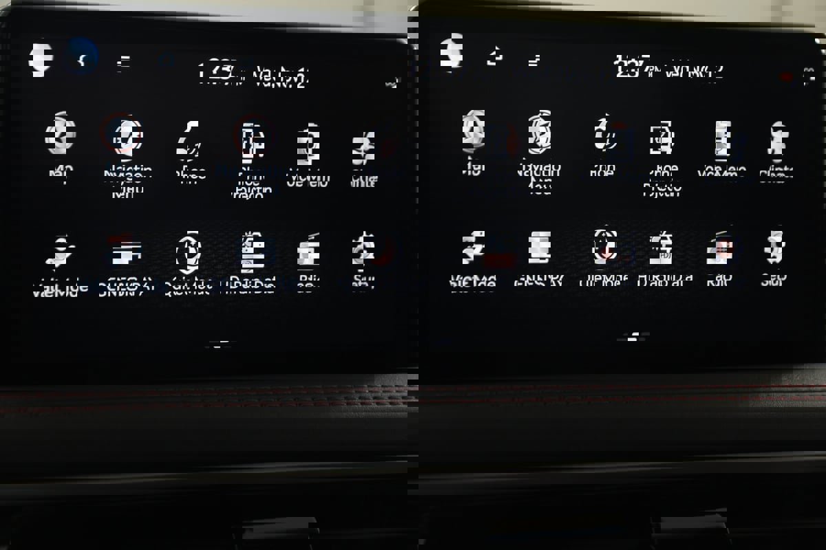 Used 2024 Genesis G70 3.3T Advanced image 39