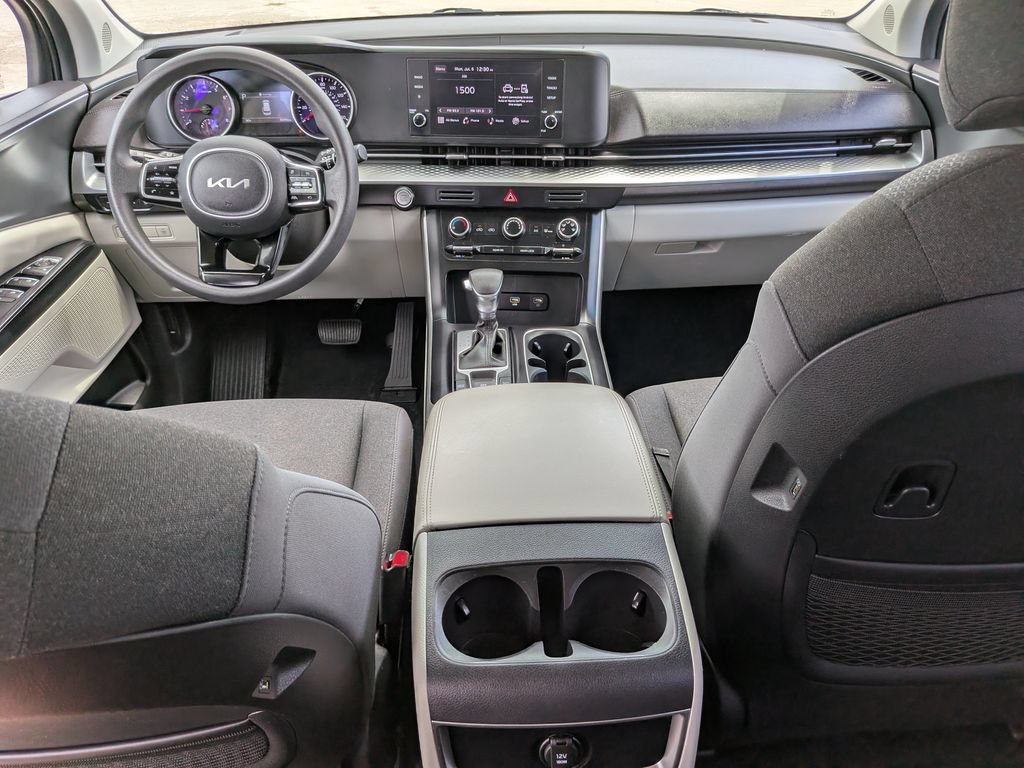 Certified 2024 Kia Carnival LX FWD image 14