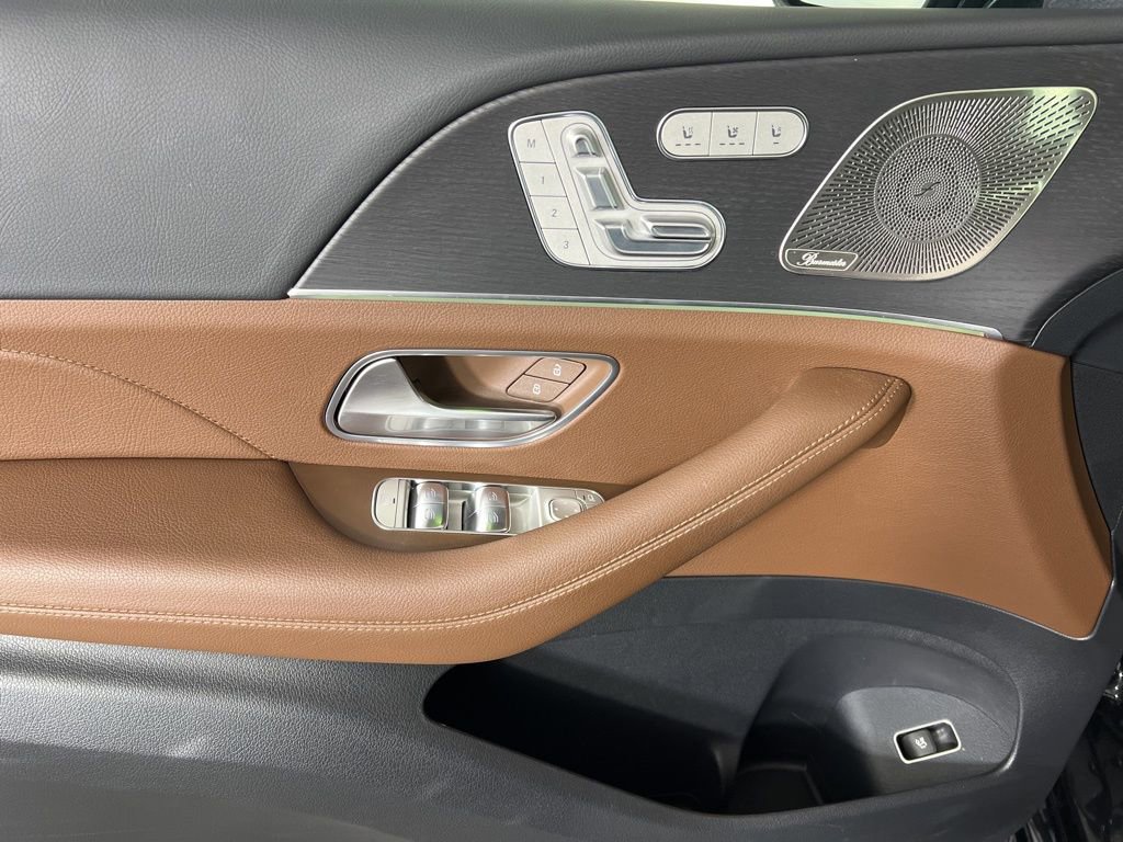 Certified 2025 Mercedes-Benz GLS 450 4MATIC image 5