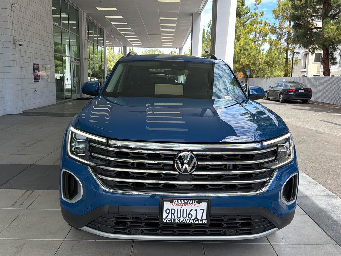 Certified 2025 Volkswagen Atlas SE AWD/4WD image 8