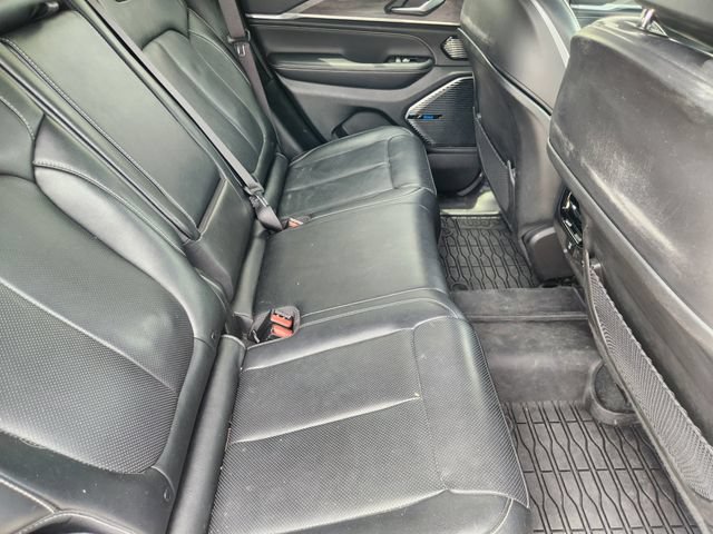 Used 2022 Jeep Grand Cherokee Overland w/ Luxury Tech Group IV AWD/4WD image 31