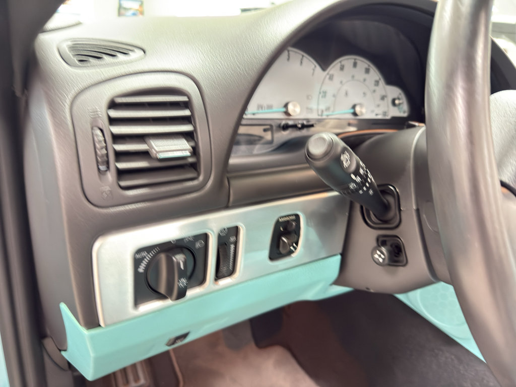 Used 2002 Ford Thunderbird RWD image 16