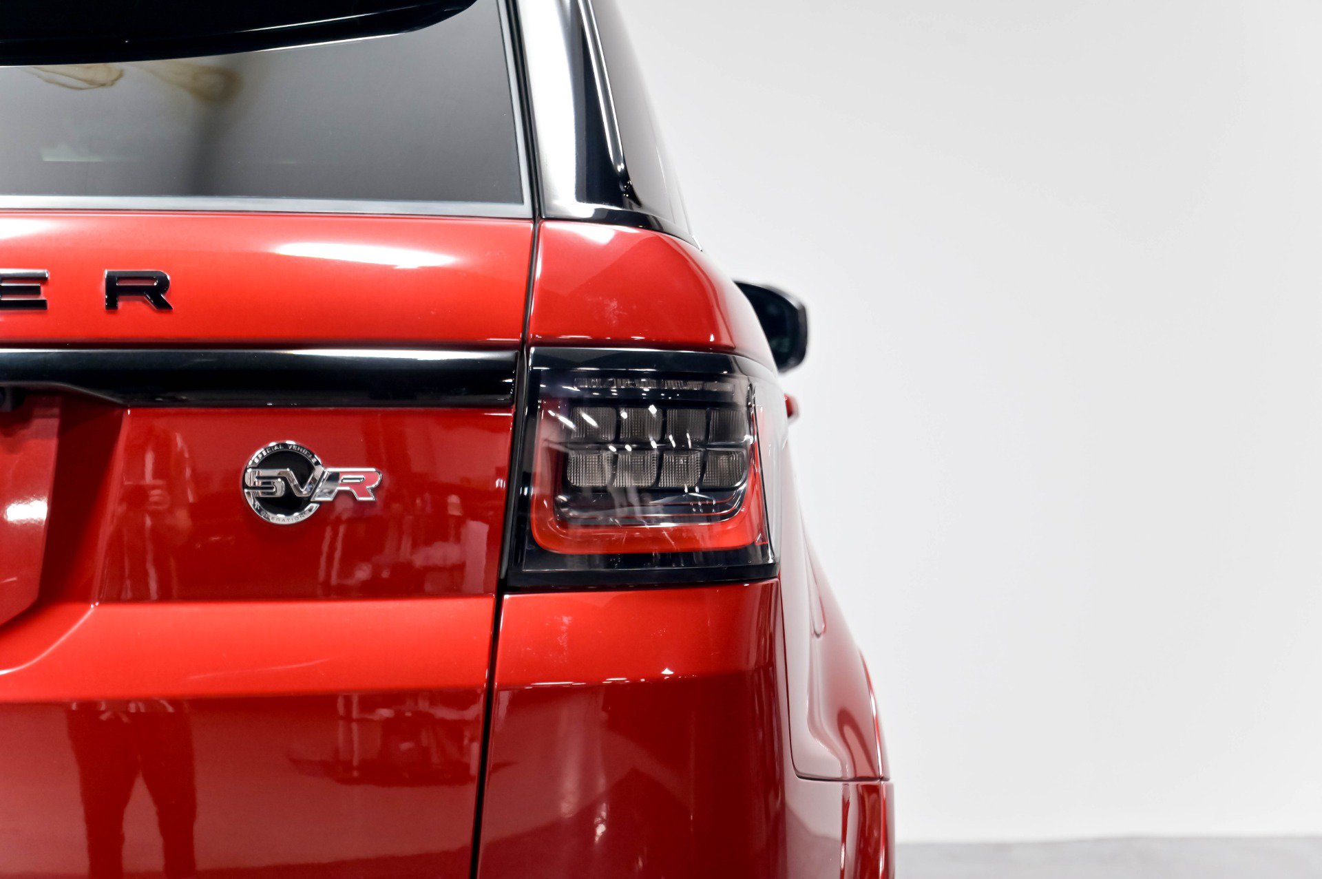 Used 2022 Land Rover Range Rover Sport SVR Carbon Edition AWD/4WD image 57