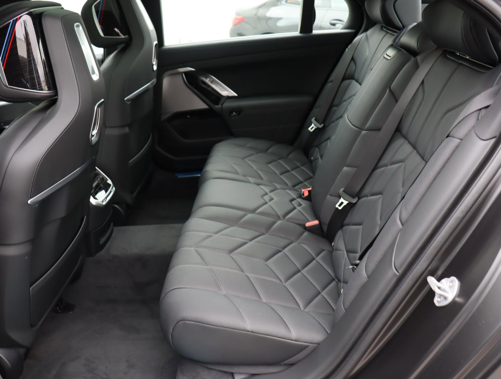 New 2026 BMW i7 eDrive50 w/ M Sport Package image 14