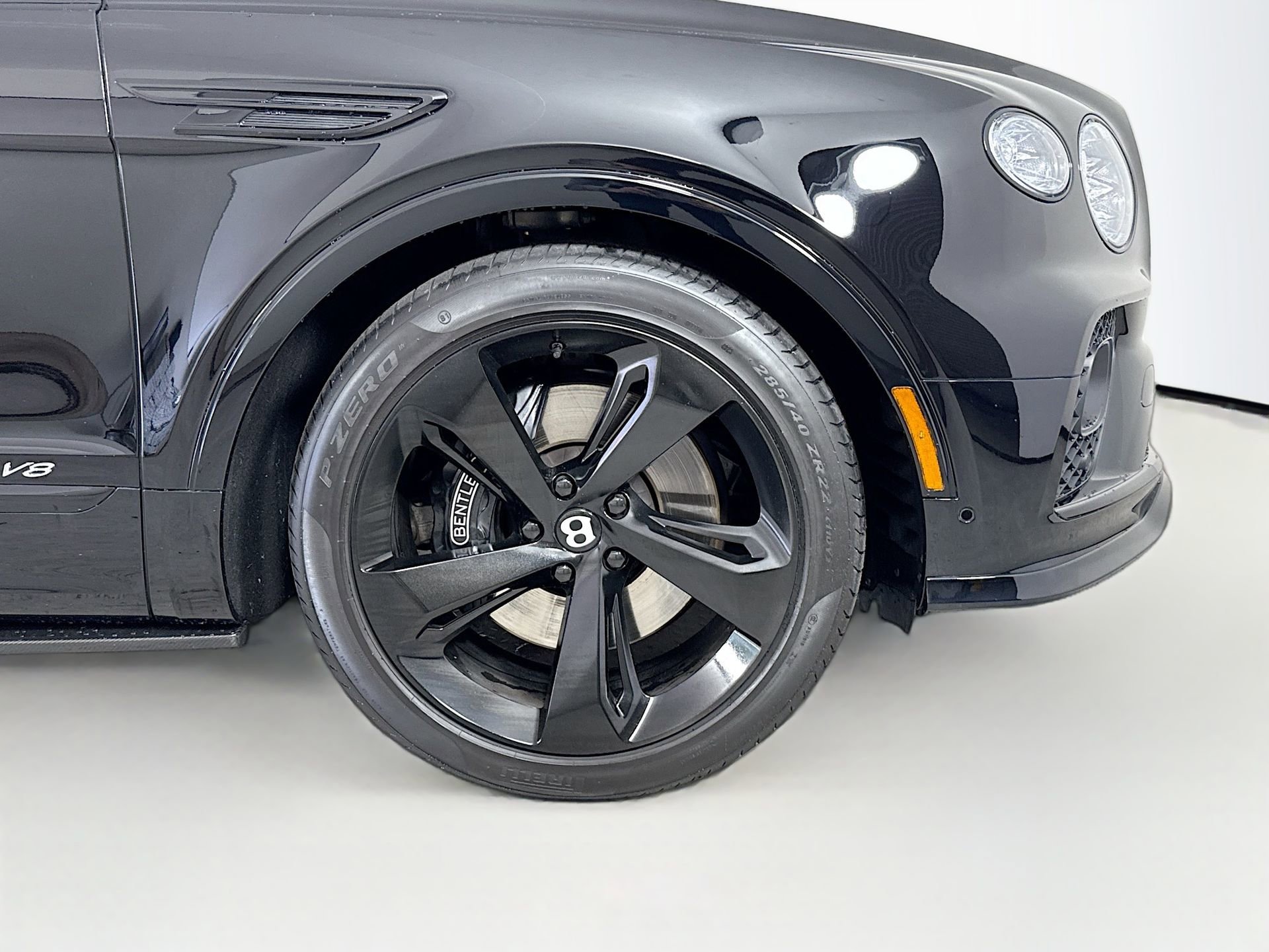Used 2021 Bentley Bentayga AWD/4WD image 28
