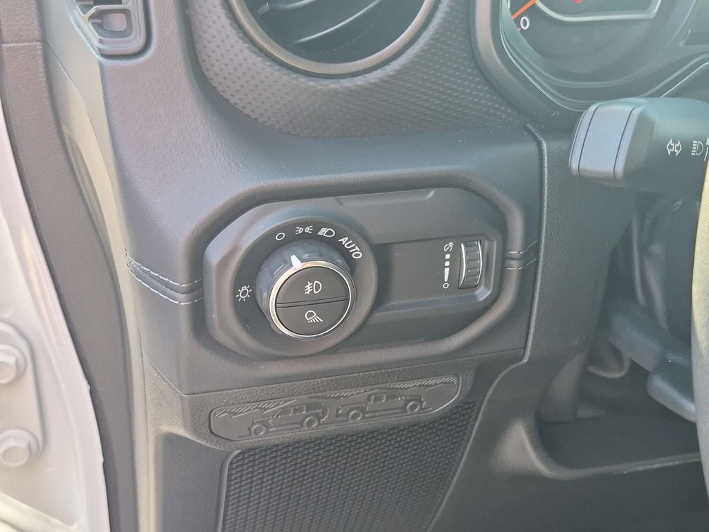 Used 2026 Jeep Gladiator Rubicon AWD/4WD image 13