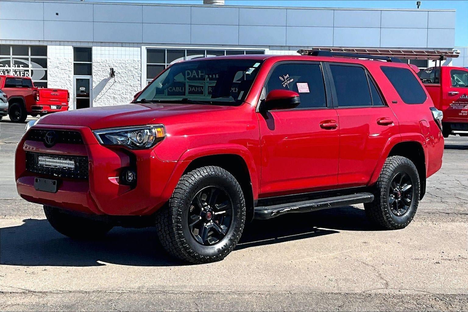 Used 2018 Toyota 4Runner SR5 AWD/4WD image 7