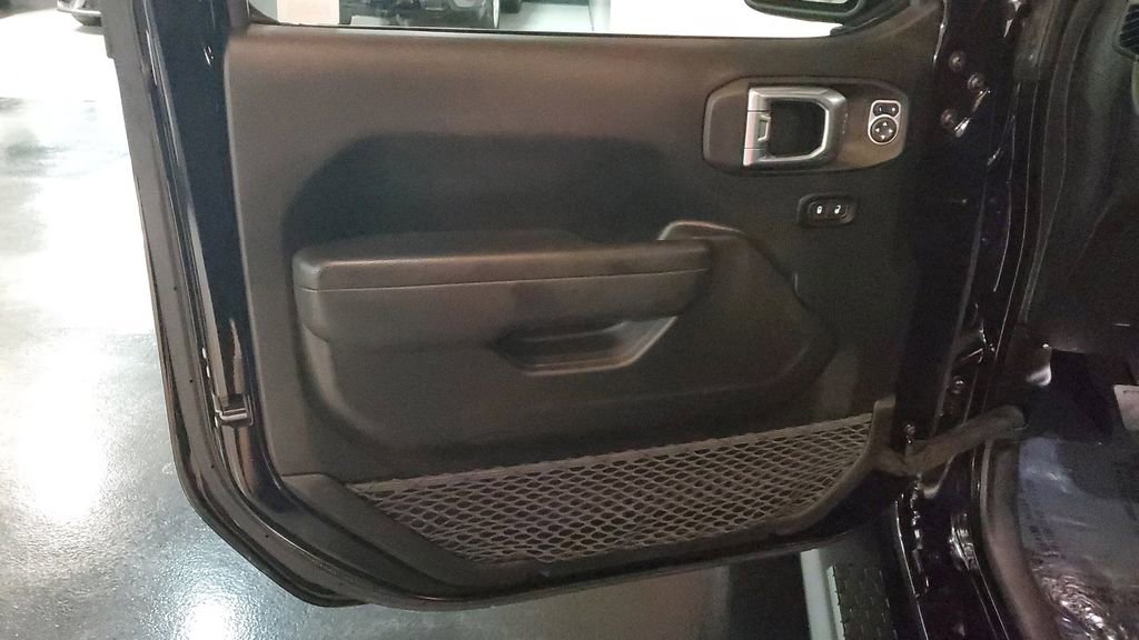 Used 2022 Jeep Wrangler Sport S image 18