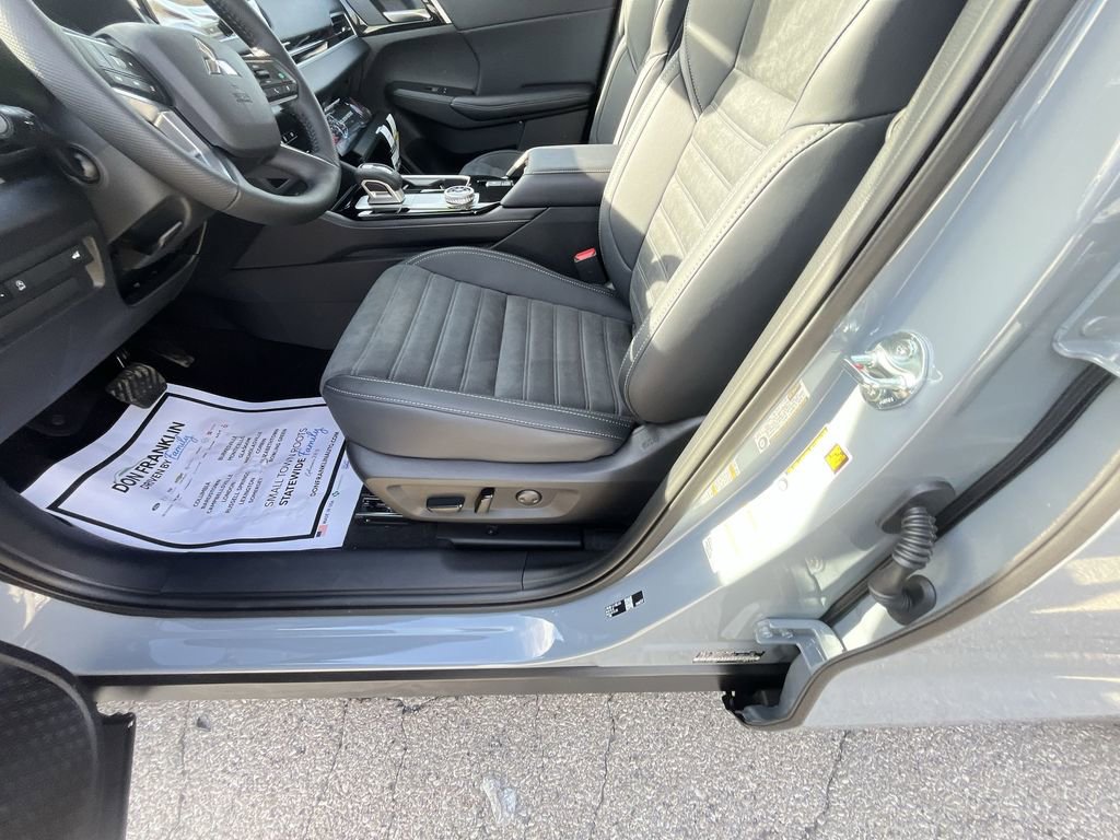 New 2026 Mitsubishi Outlander SE image 12