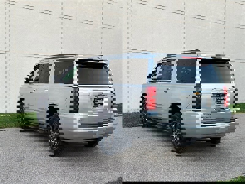 Used 2015 Chevrolet Suburban LT w/ Luxury Package image 10