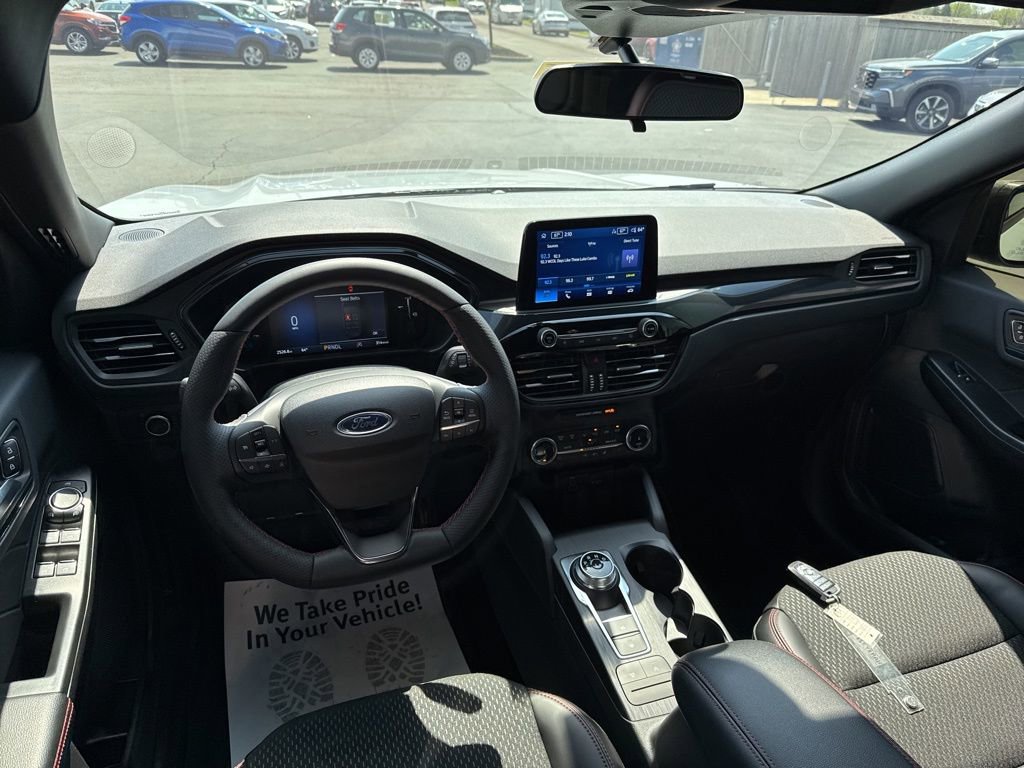 Used 2025 Ford Escape ST-Line w/ Cold Weather Package image 34