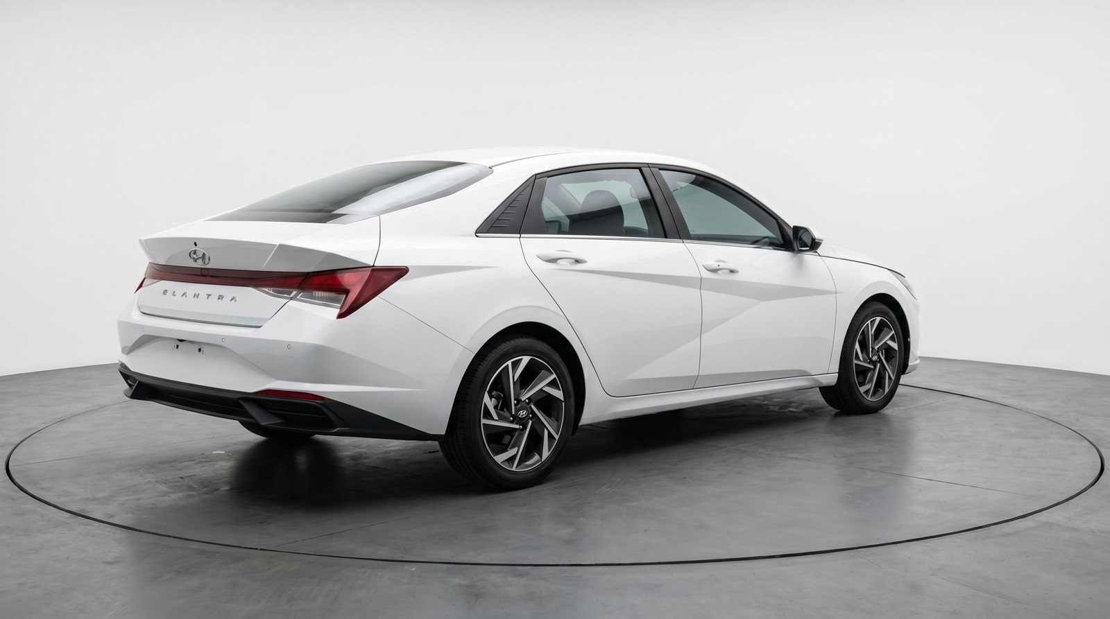 Used 2025 Hyundai Elantra SEL FWD image 9