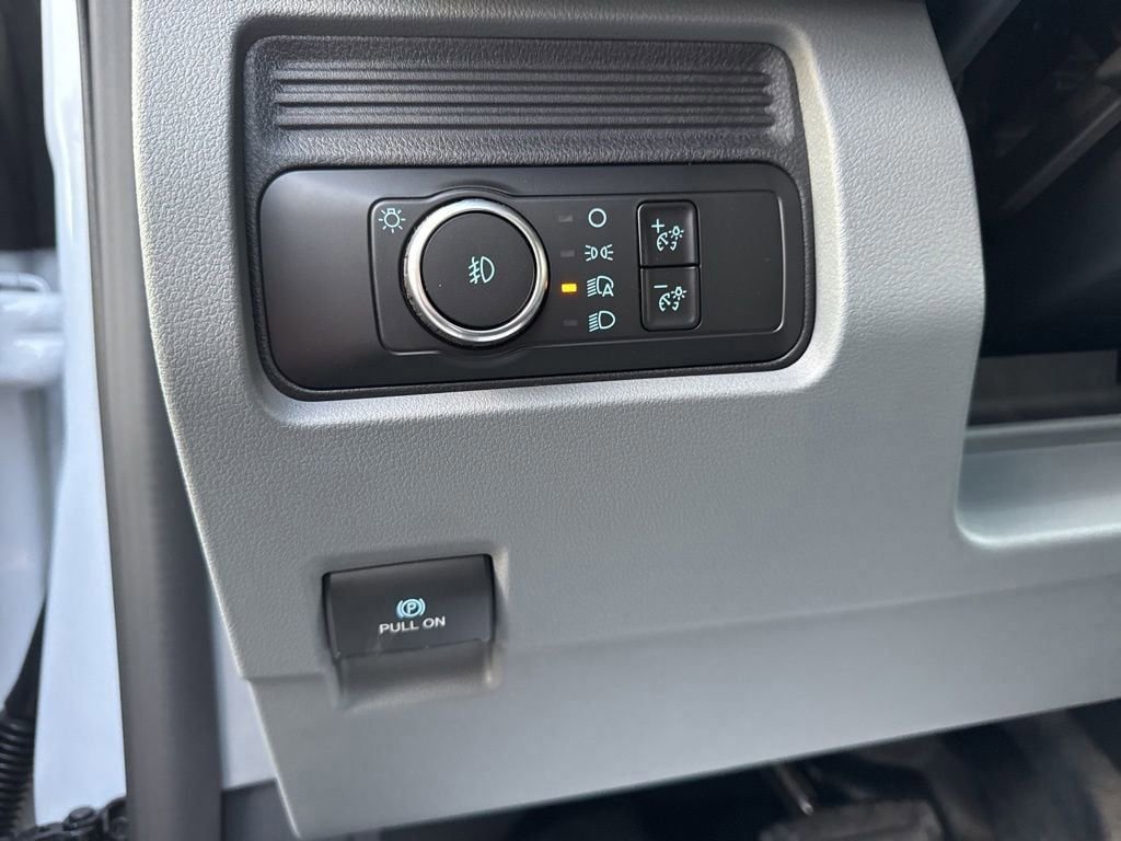 New 2026 Ford F350 XL w/ XL Chrome Package image 21