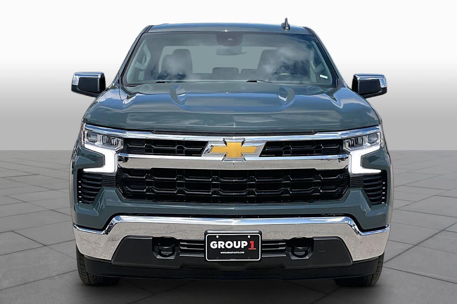 Used 2025 Chevrolet Silverado 1500 LT AWD/4WD image 4