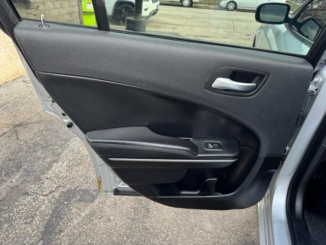 Used 2020 Dodge Charger SXT w/ Leather Interior Group RWD image 18