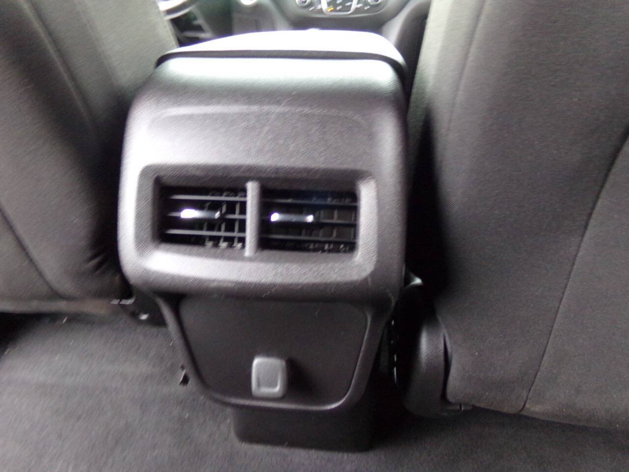 Used 2018 Chevrolet Equinox LT FWD image 36
