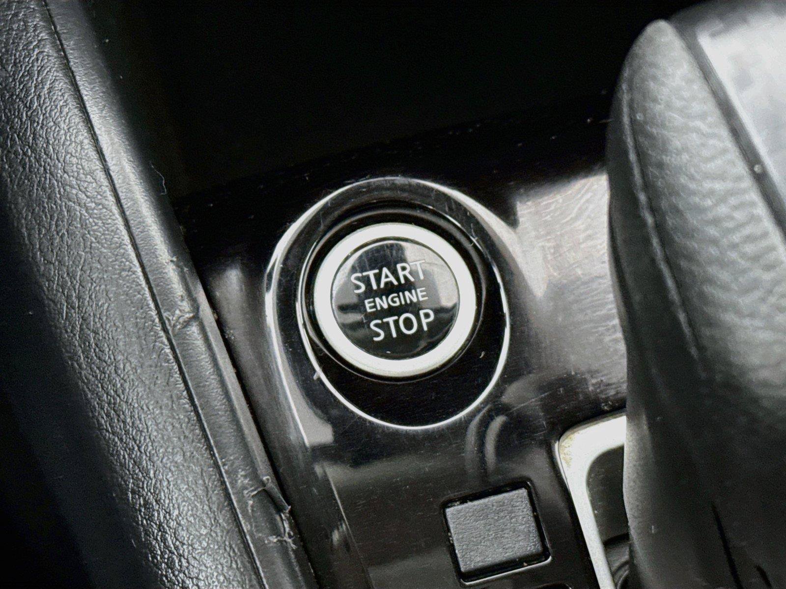 Used 2020 Nissan Versa S FWD image 20