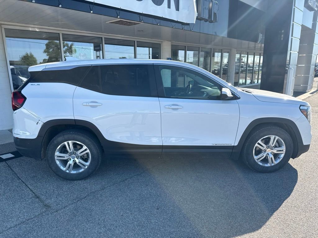 Used 2022 GMC Terrain SLE FWD image 5