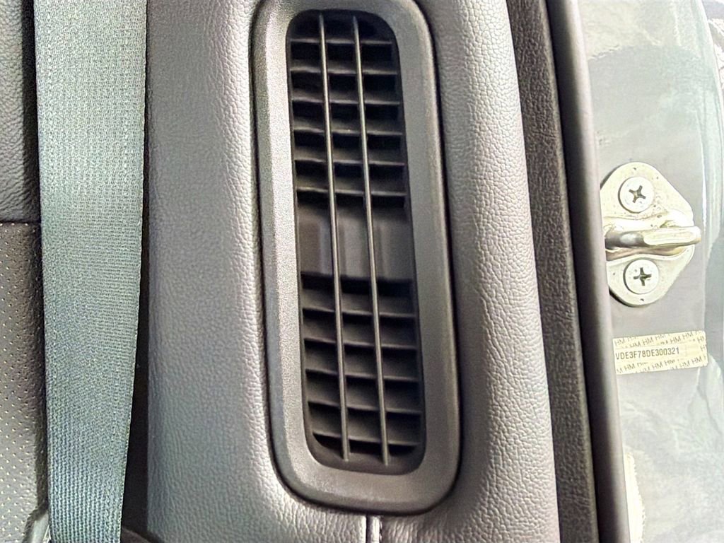 Used 2013 Acura ILX Hybrid w/ Technology Package FWD image 26