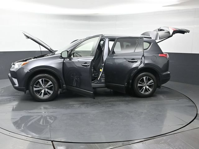 Used 2018 Toyota RAV4 XLE AWD/4WD image 46