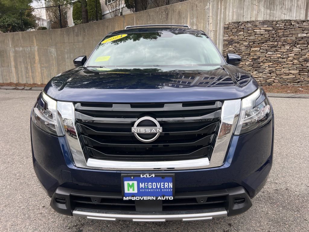 Used 2024 Nissan Pathfinder SL image 9