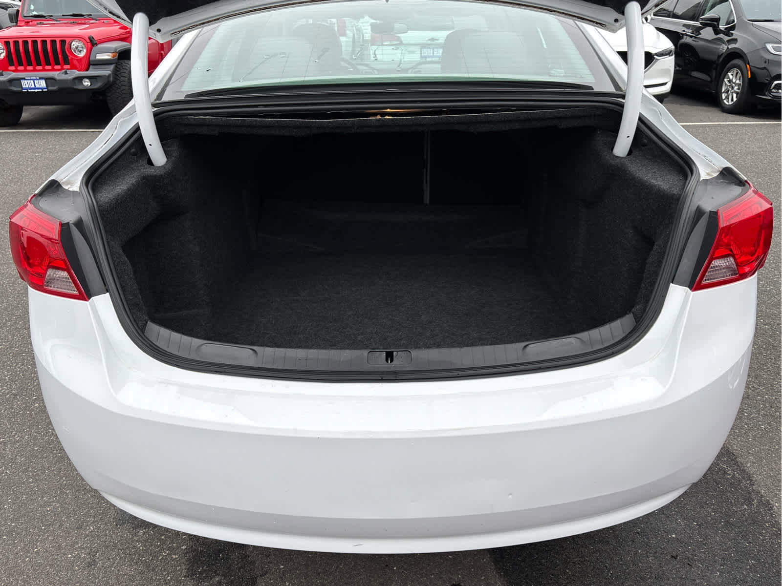 Used 2018 Chevrolet Impala LT image 34