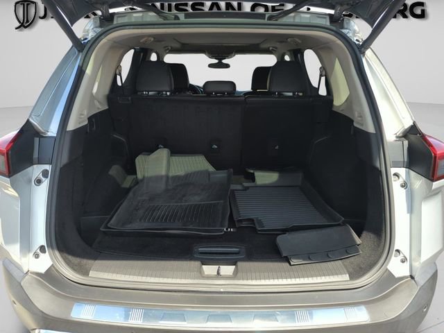 Certified 2021 Nissan Rogue Platinum FWD image 17