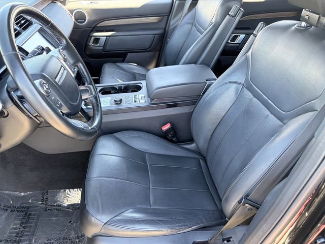 Used 2018 Land Rover Discovery SE image 6