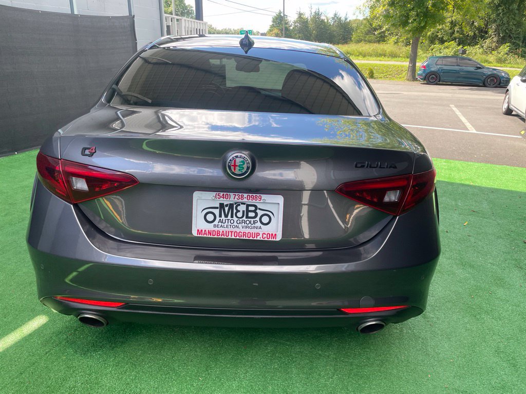 Used 2020 Alfa Romeo Giulia Ti w/ Active Blind Spot Package AWD/4WD image 4