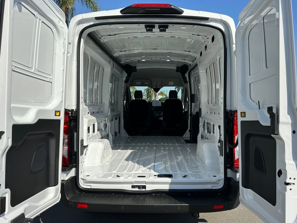 New 2026 Ford Transit 250 148 Medium Roof Extended AWD image 9