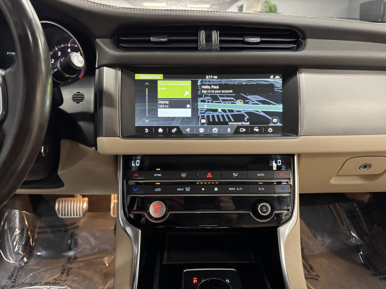 Used 2020 Jaguar XF Premium image 25