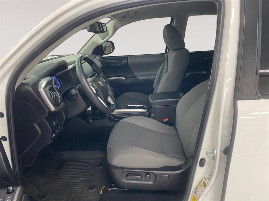 Used 2022 Toyota Tacoma SR5 image 9