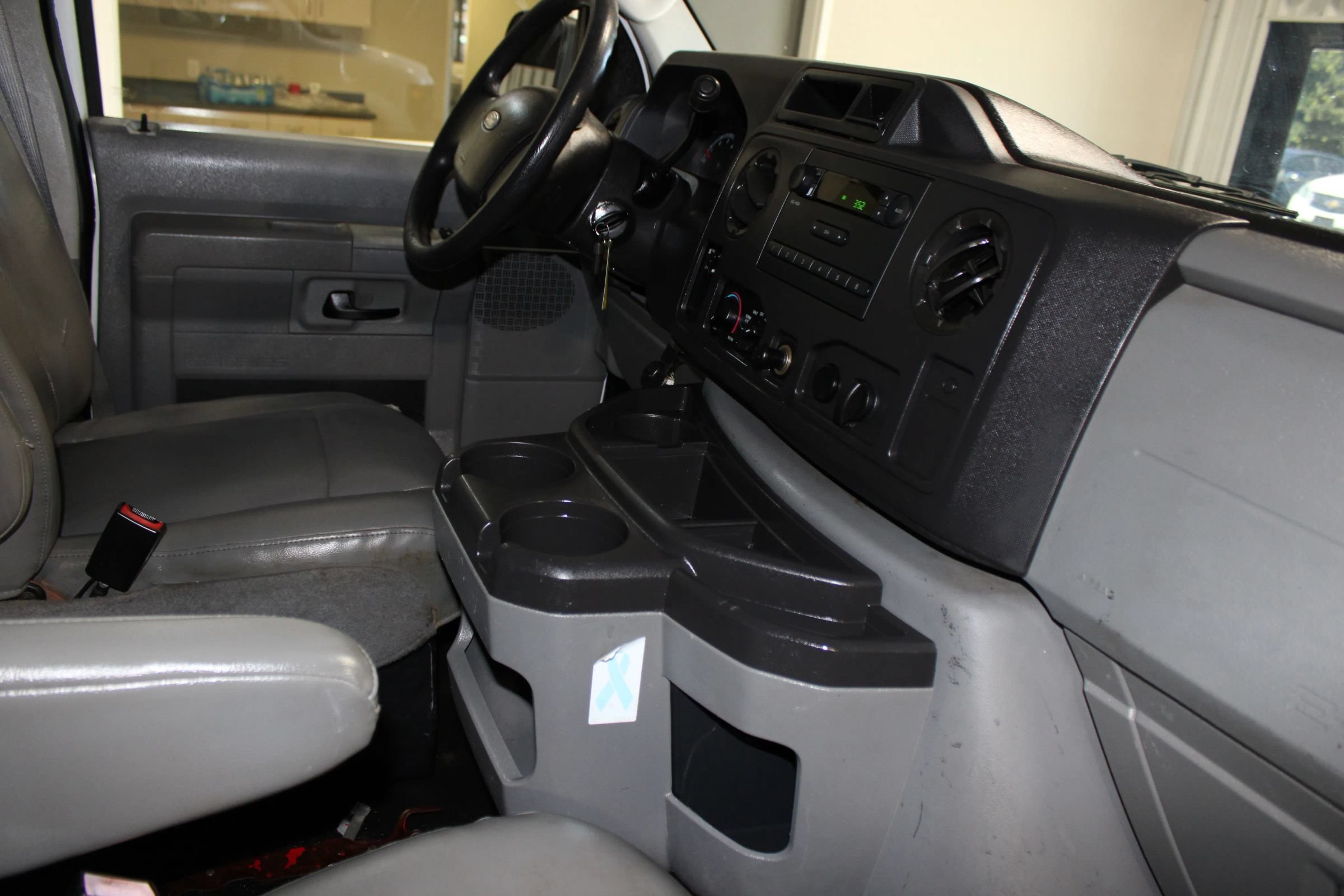 Used 2009 Ford E-350 and Econoline 350 Super Duty RWD image 21