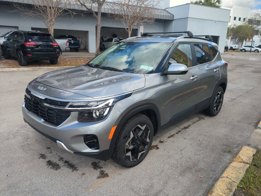 Used 2024 Kia Seltos EX image 9