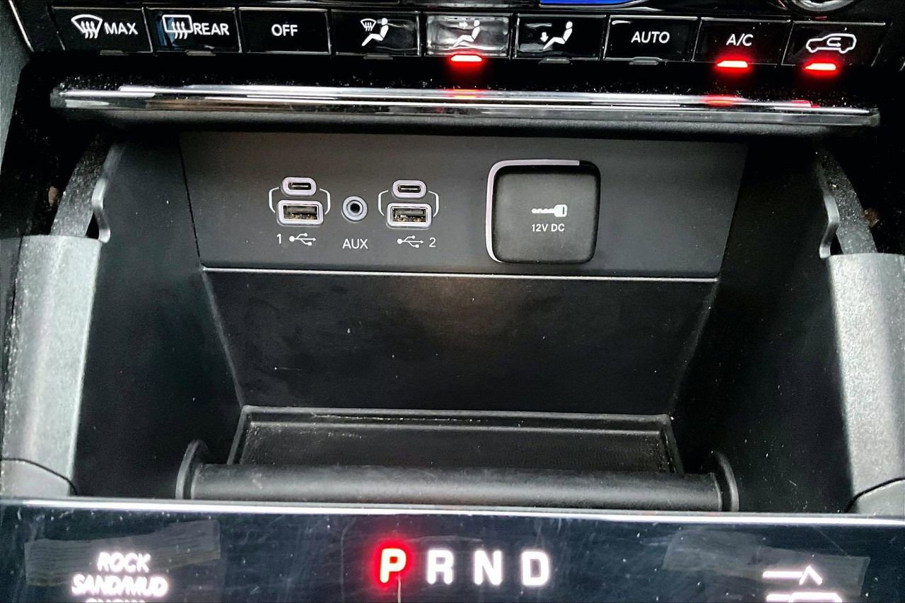 Used 2025 Jeep Grand Cherokee Summit AWD/4WD image 18