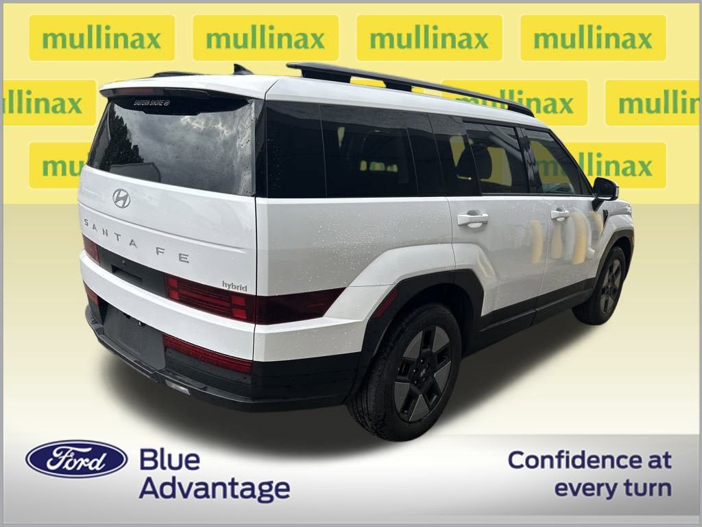 Used 2025 Hyundai Santa Fe SEL image 2