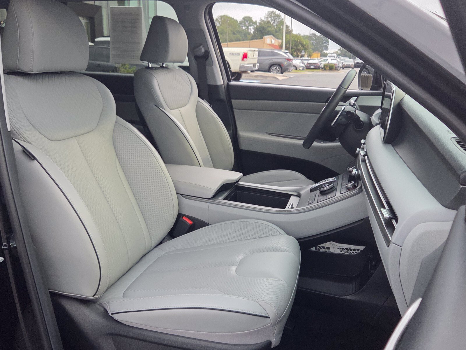Certified 2025 Hyundai Palisade SEL FWD image 15