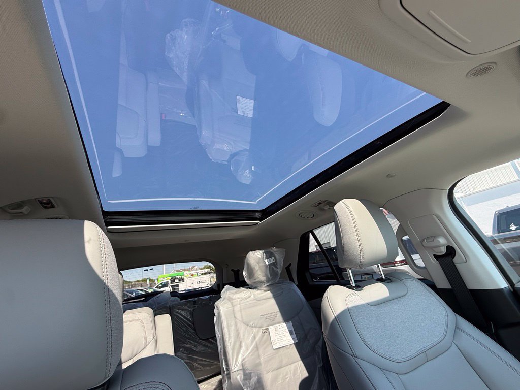 New 2026 Ford Explorer Active w/ Active Comfort Package AWD/4WD image 60