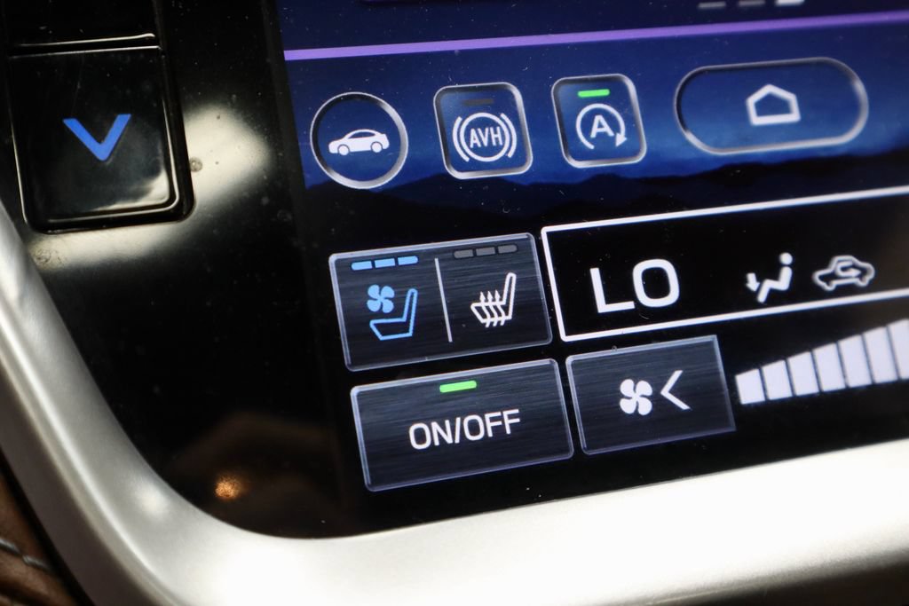 Used 2020 Subaru Outback Touring XT AWD/4WD image 5