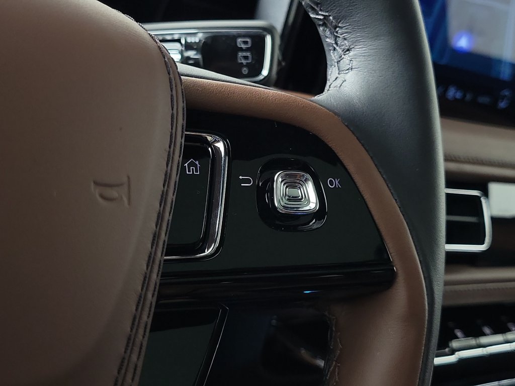 New 2026 Lincoln Aviator Reserve w/ Luxury Package RWD image 26